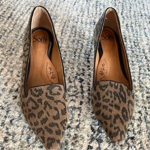 Sofft leather upper, animal print 2 inch heel pumps, size 7